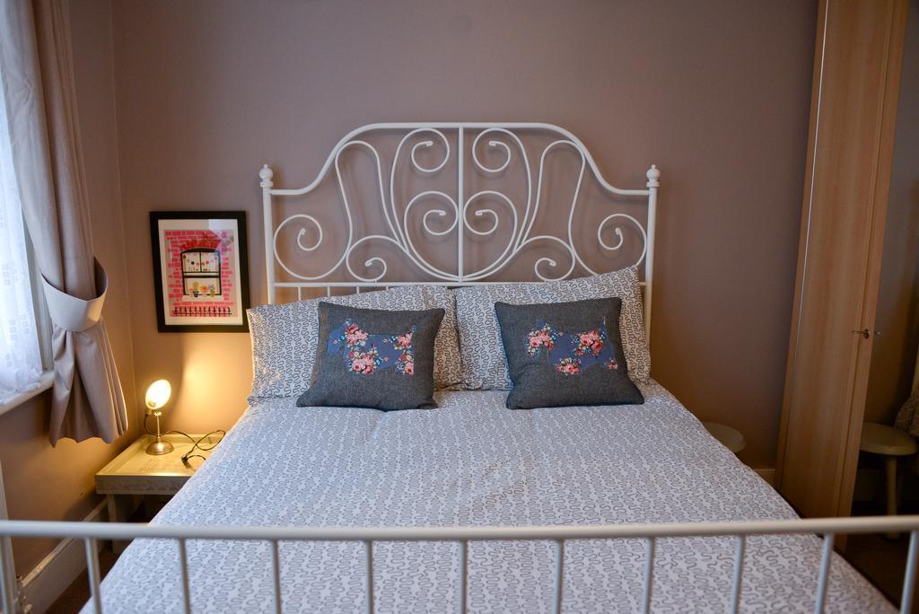 Queens Apartment Γουόρδινγκ Εξωτερικό φωτογραφία