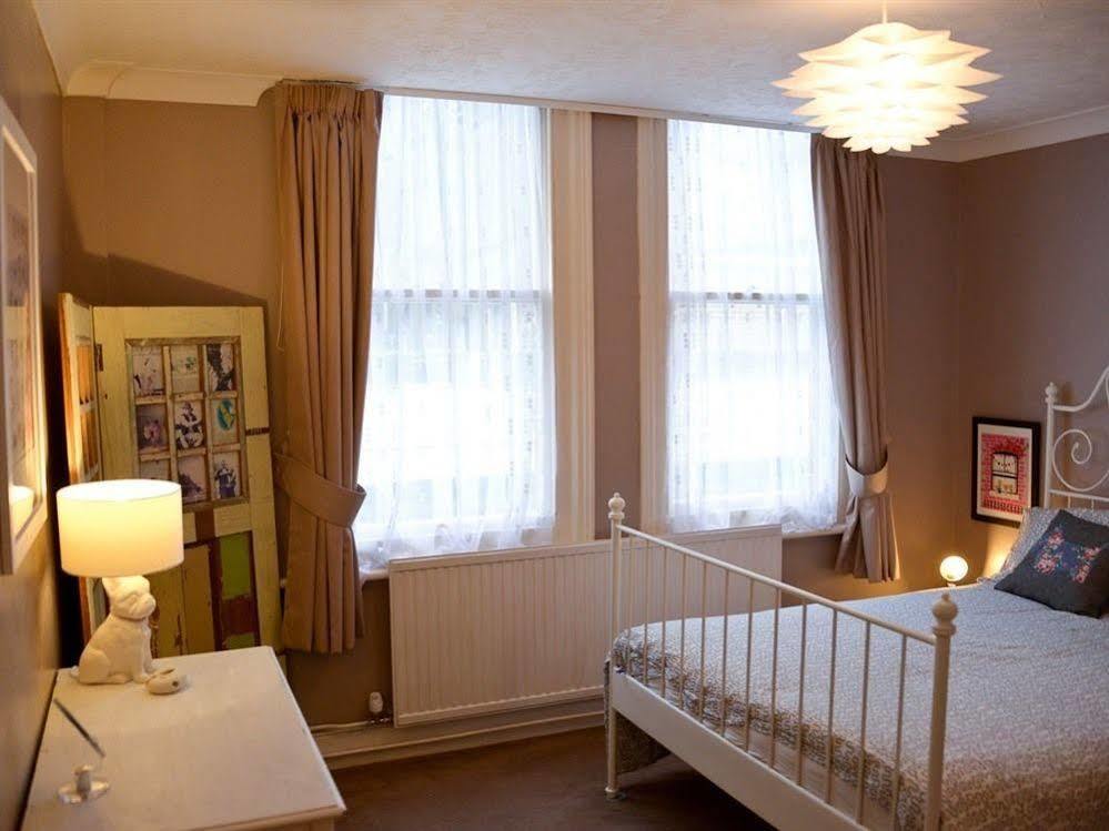 Queens Apartment Γουόρδινγκ Εξωτερικό φωτογραφία